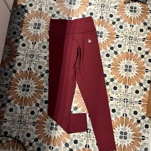 Ryderwear scrunch bum leggings size S - maroon